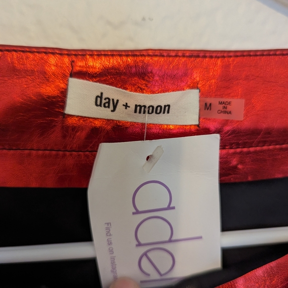 Day + Moon sexy red skirt - Picture 4 of 11